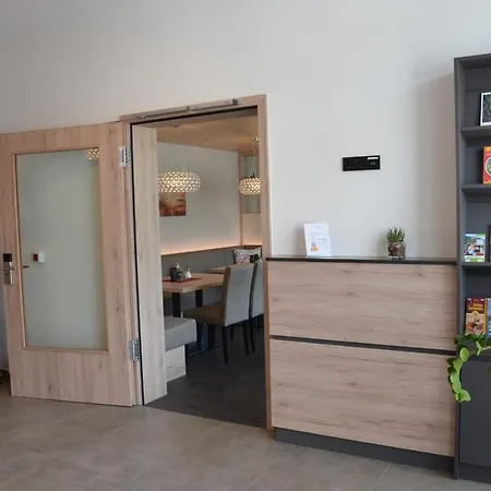 Flair Am Rosenhuegel - Garni ホテル コッヘム