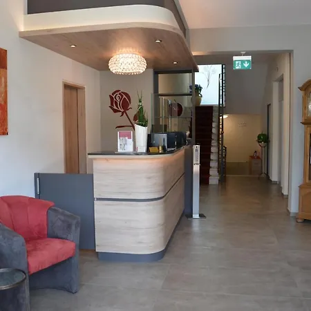 Flair Am Rosenhügel Otel 3*