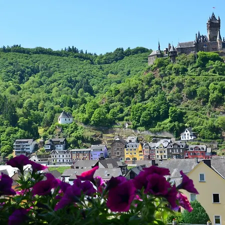 Flair Am Rosenhuegel - Garni Hotel 3*