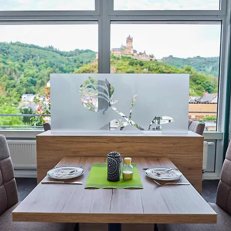 Flair Am Rosenhuegel - Garni 3*