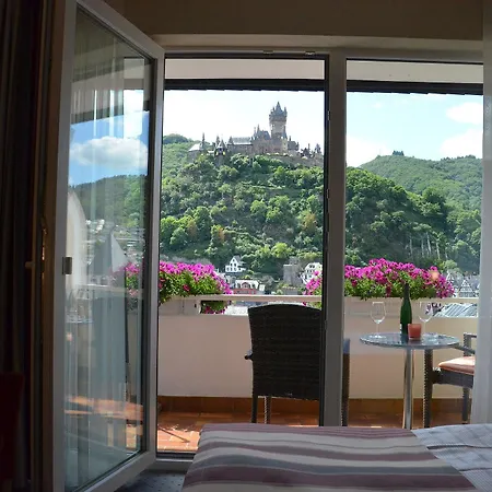 Flair Am Rosenhuegel - Garni 3*