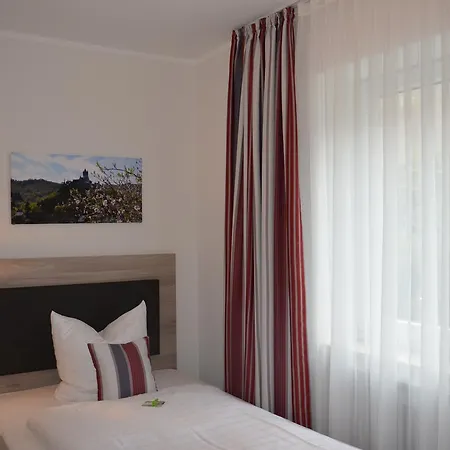 Flair Am Rosenhuegel - Garni 3*