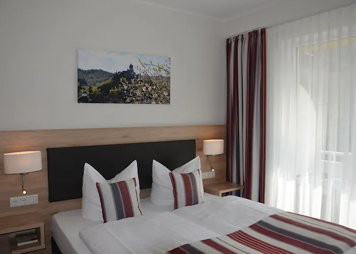 Flair Am Rosenhuegel - Garni 3*