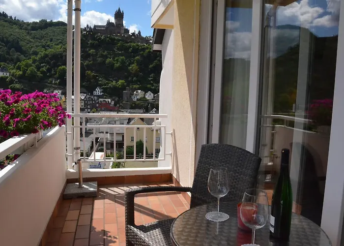 Flair Am Rosenhuegel - Garni 3*