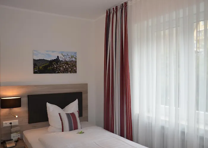 Flair Am Rosenhuegel - Garni 3*